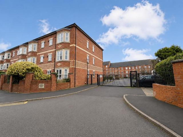 2 bedroom flat for sale