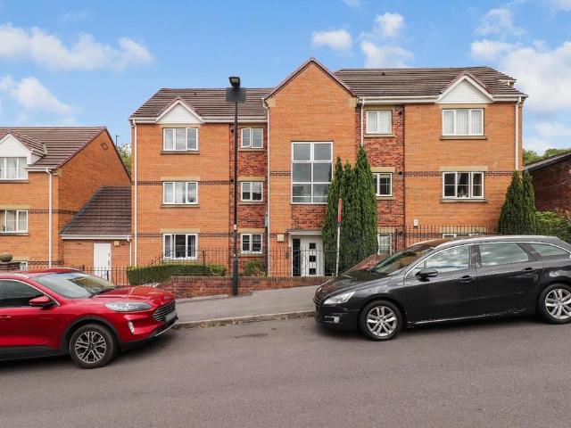 2 bedroom flat for sale