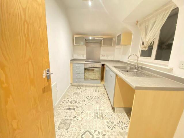 2 bedroom flat for sale