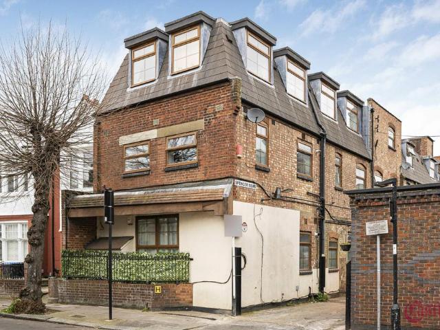 2 bedroom flat for sale