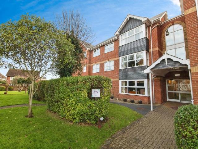2 bedroom flat for sale