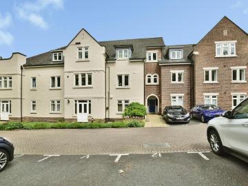 2 bedroom flat for sale