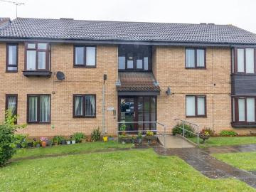 2 bedroom flat for sale