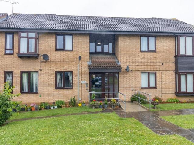 2 bedroom flat for sale