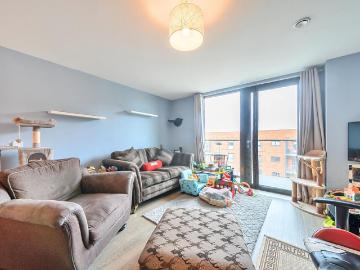 2 bedroom flat for sale
