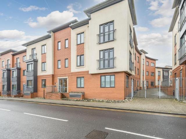 2 bedroom flat for sale