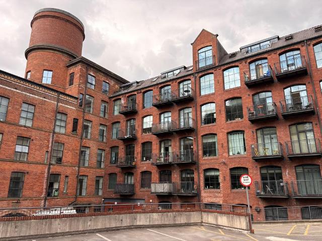 2 bedroom flat for sale