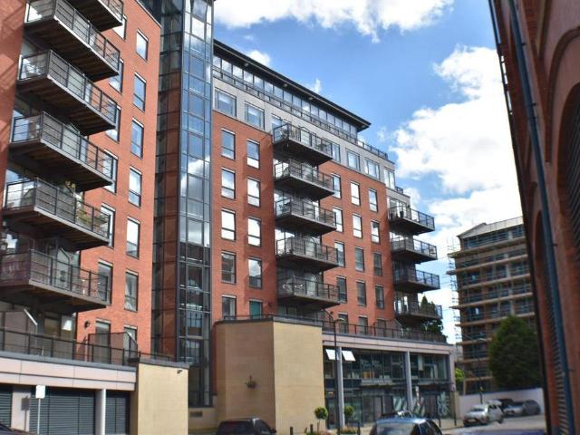 2 bedroom flat for sale