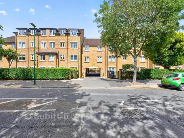2 bedroom flat for sale