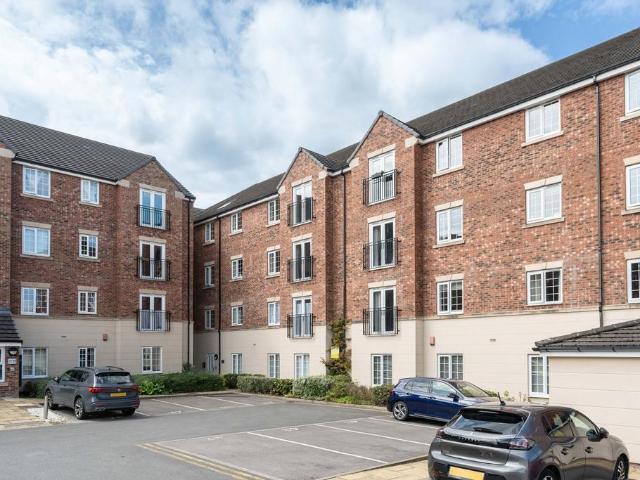 2 bedroom flat for sale