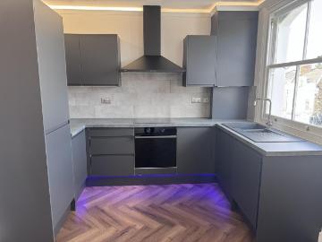 2 bedroom flat for sale