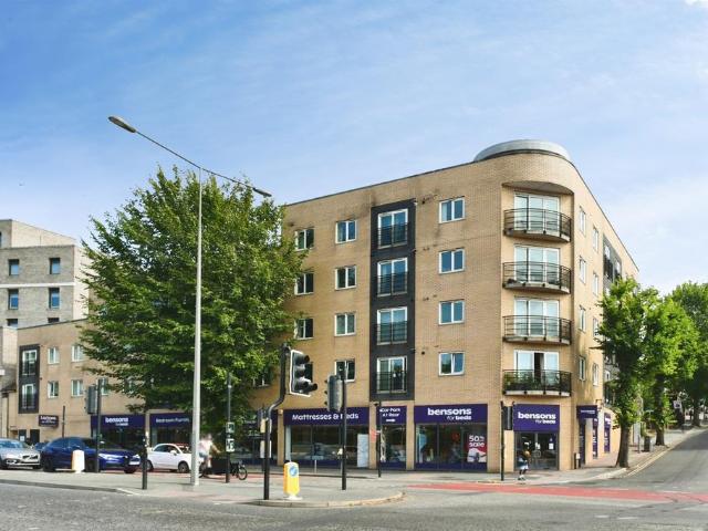 2 bedroom flat for sale