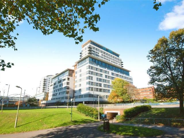 2 bedroom flat for sale