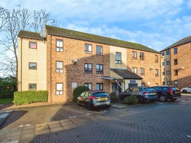 2 bedroom flat for sale