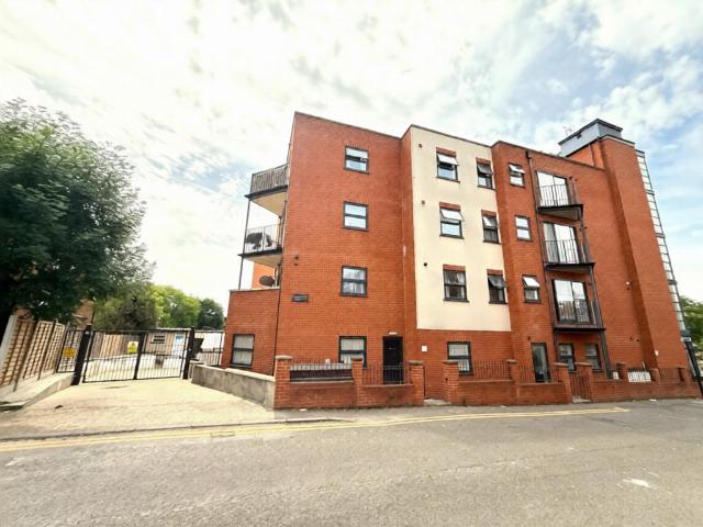 2 bedroom flat for sale