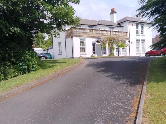 2 bedroom flat for sale