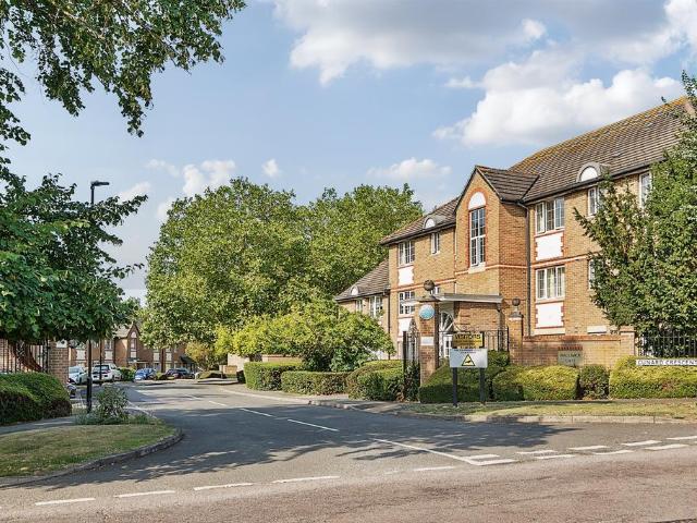 2 bedroom flat for sale