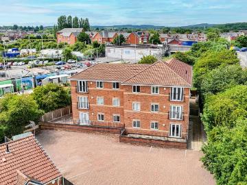 2 bedroom flat for sale