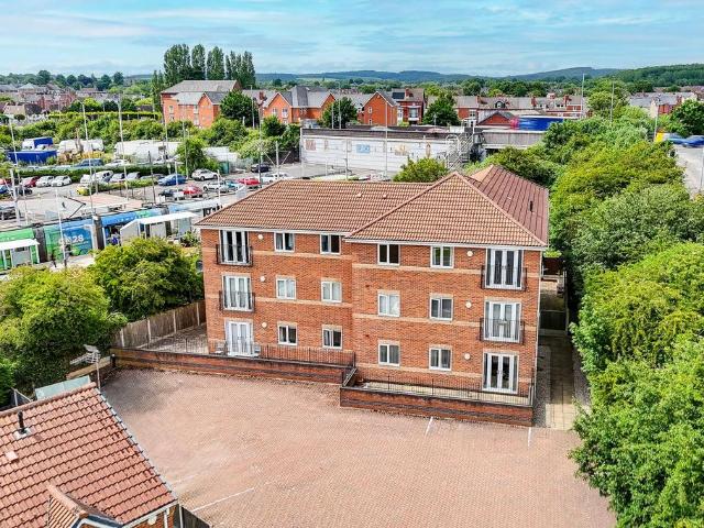 2 bedroom flat for sale