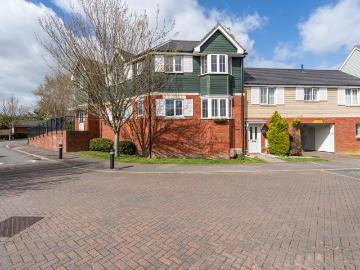 2 bedroom flat for sale