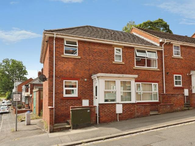 2 bedroom flat for sale