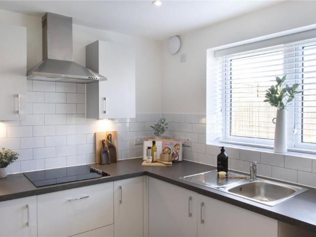 2 bedroom flat for sale