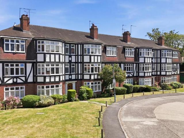 2 bedroom flat for sale