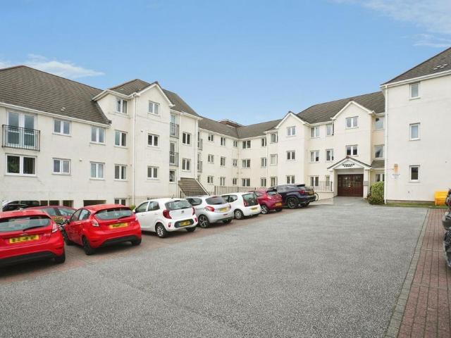 2 bedroom flat for sale