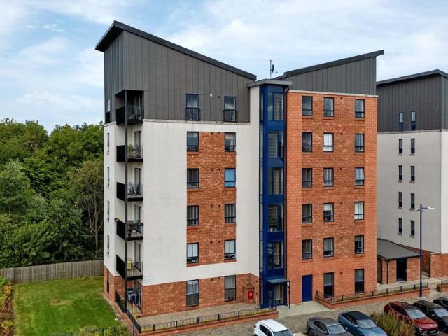 2 bedroom flat for sale