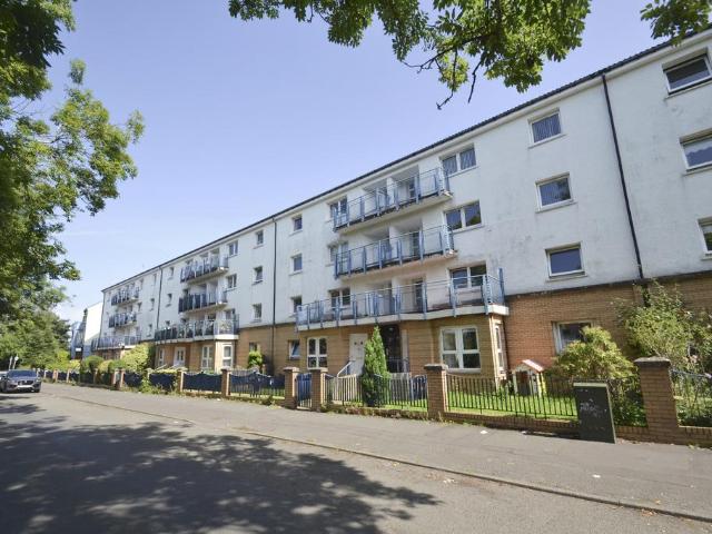 2 bedroom flat for sale