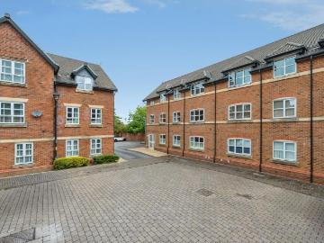 2 bedroom flat for sale