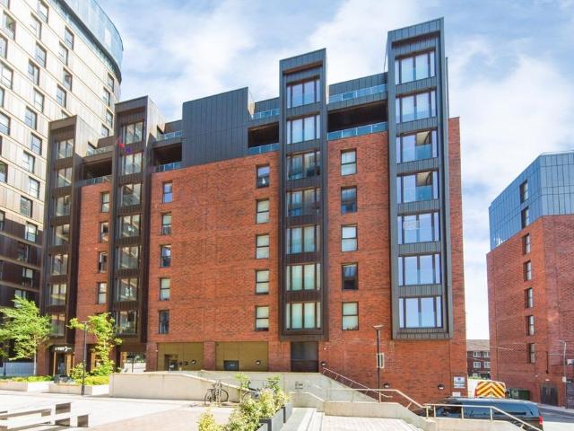 2 bedroom flat for sale