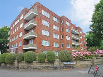 2 bedroom flat for sale