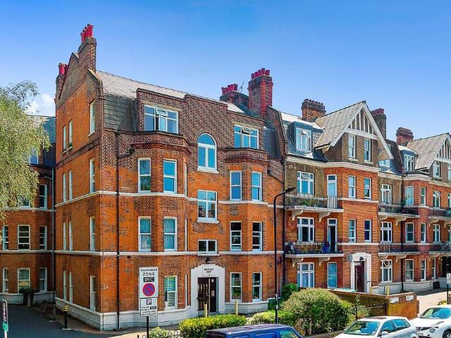2 bedroom flat for sale