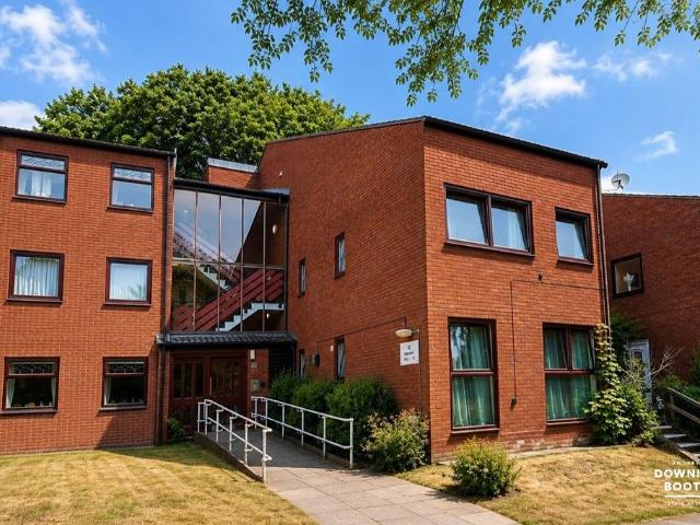 2 bedroom flat for sale
