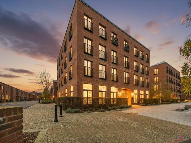 2 bedroom flat for sale