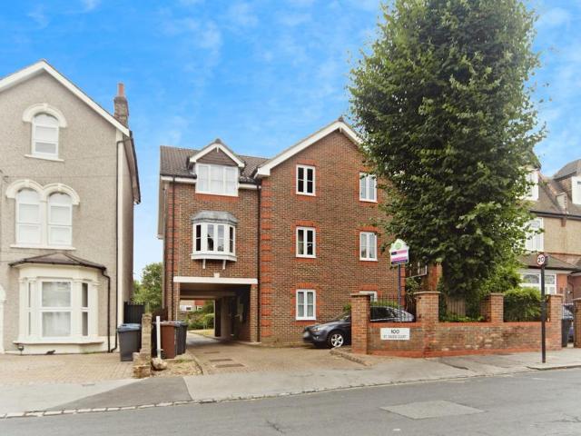 2 bedroom flat for sale