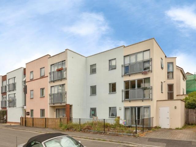 2 bedroom flat for sale
