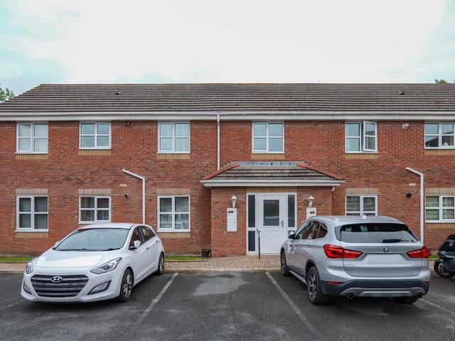 2 bedroom flat for sale