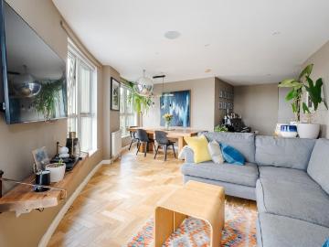 2 bedroom flat for sale