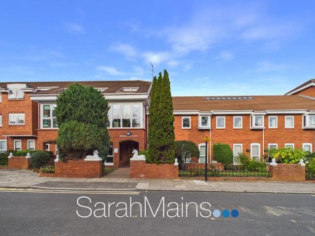 2 bedroom flat for sale