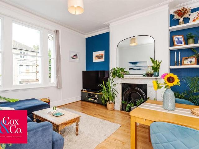 2 bedroom flat for sale