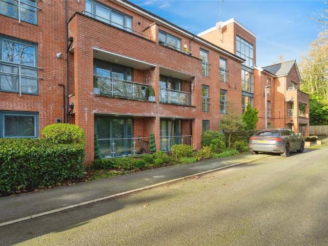 2 bedroom flat for sale