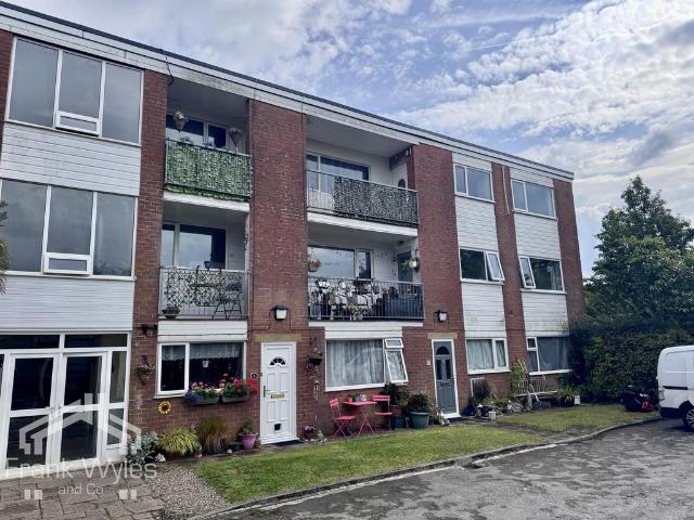 2 bedroom flat for sale