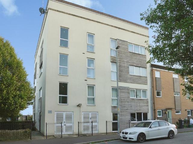 2 bedroom flat for sale