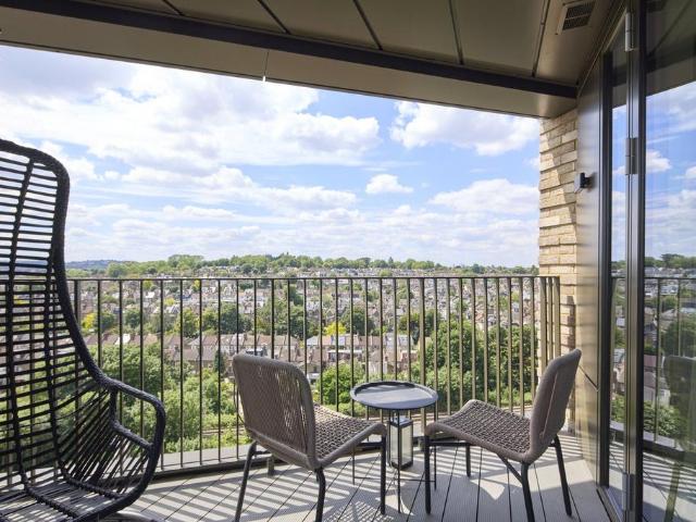 2 bedroom flat for sale