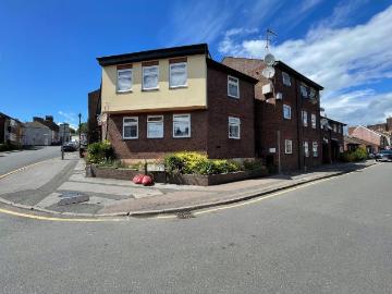 2 bedroom flat for sale