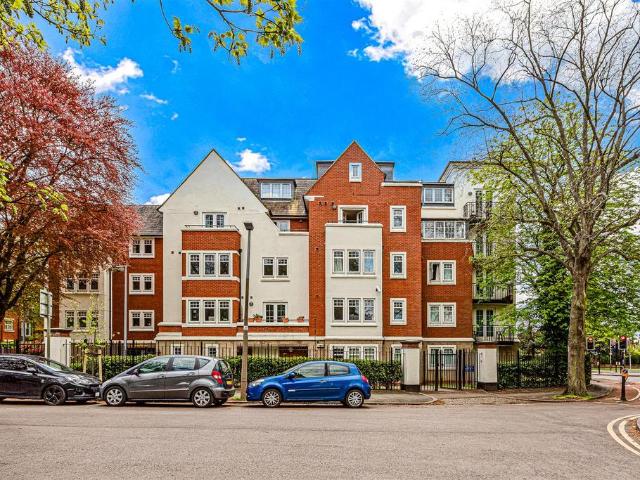 2 bedroom flat for sale