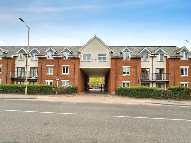 2 bedroom flat for sale