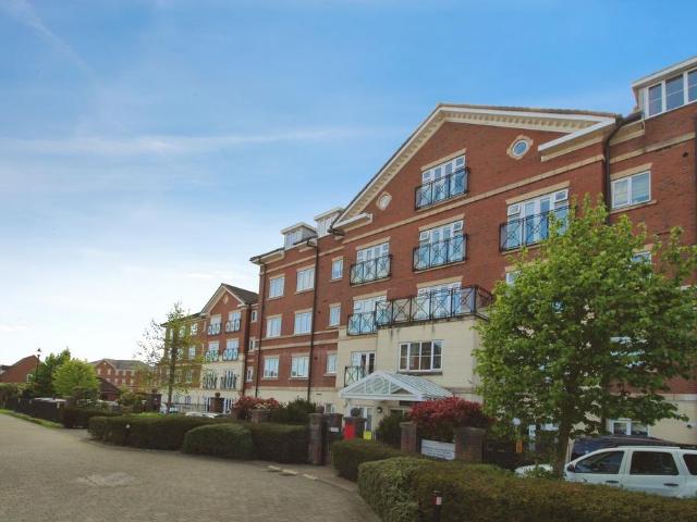 2 bedroom flat for sale
